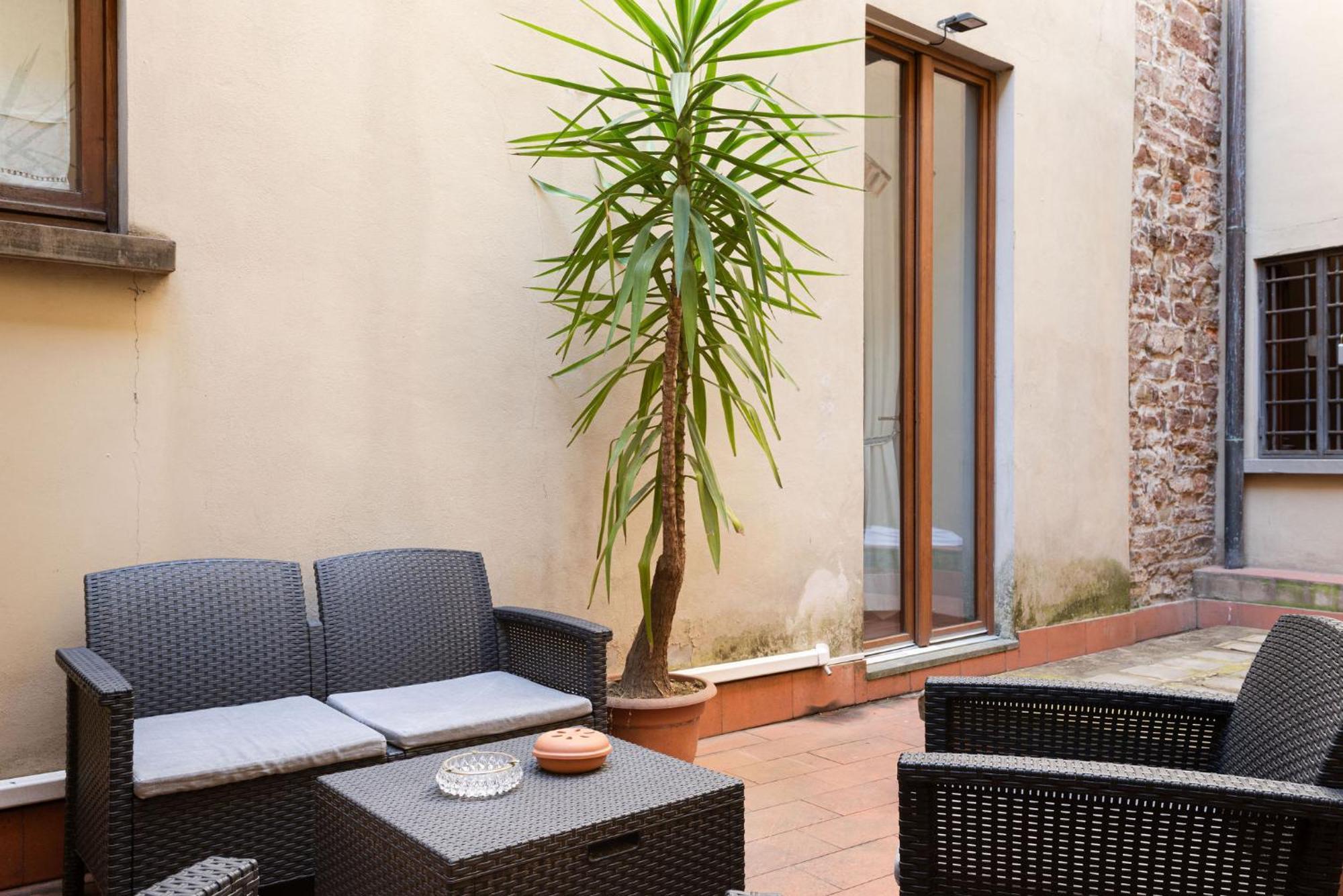 Signoria Apartment With Patio Florence Ngoại thất bức ảnh