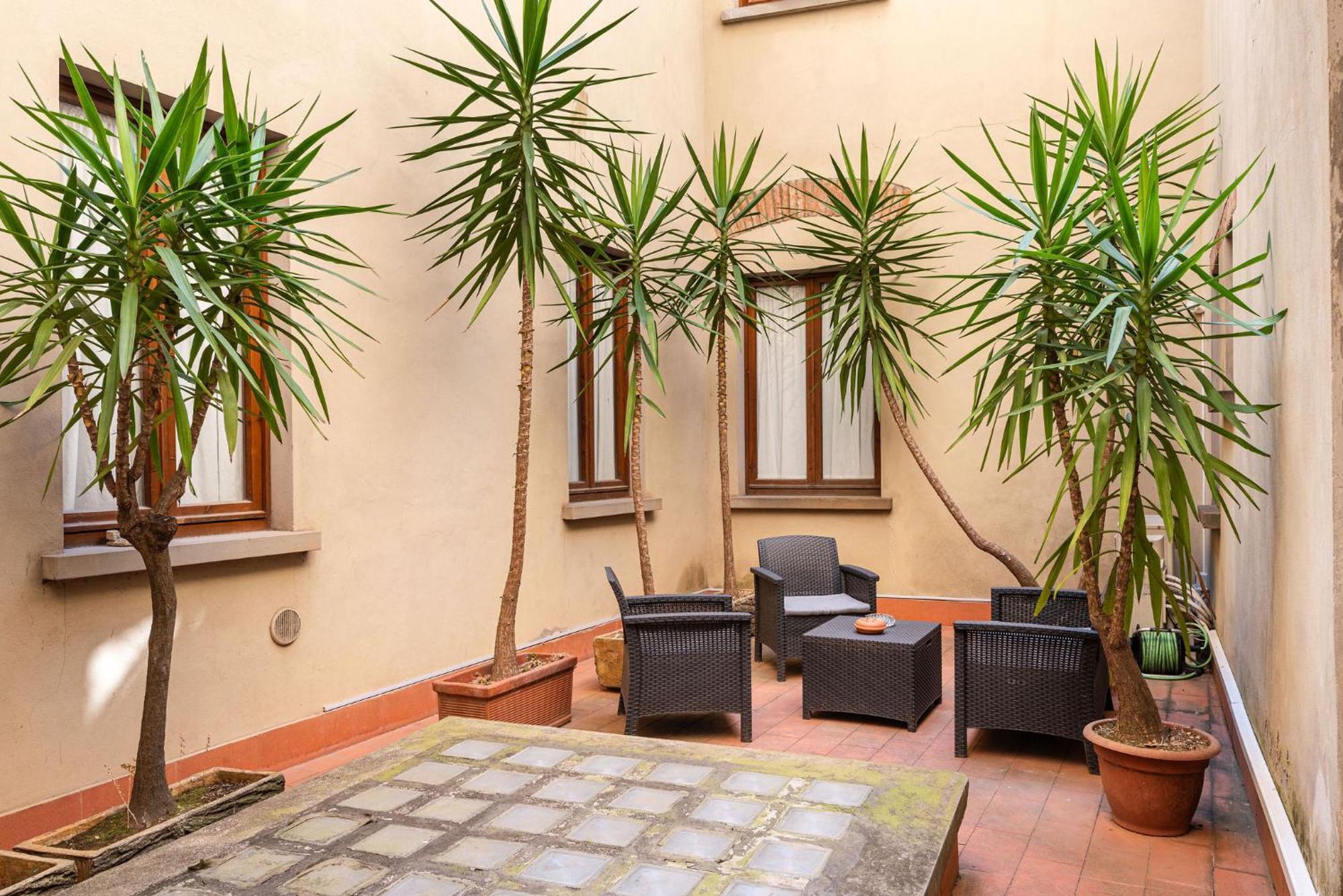 Signoria Apartment With Patio Florence Ngoại thất bức ảnh